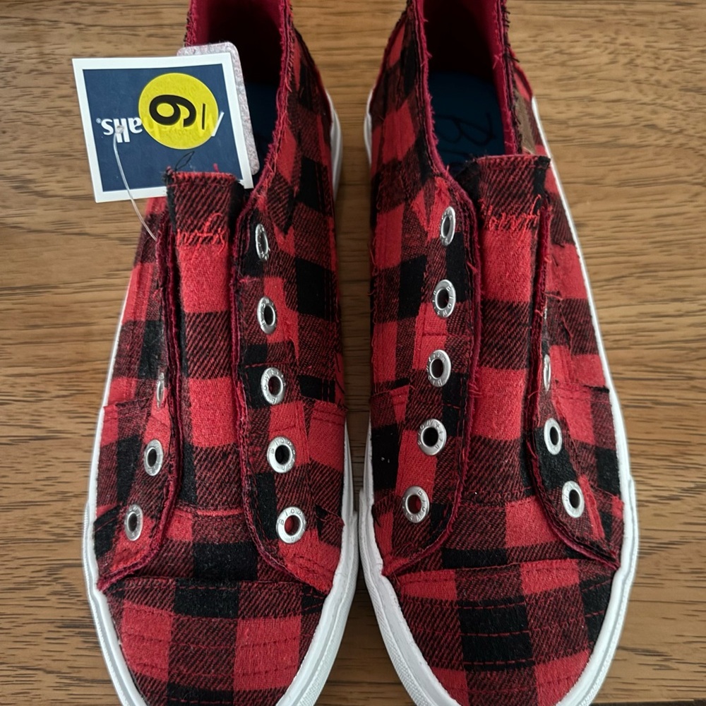 NWT!!  Blowfish Malibu Red Plaid Ladies Sneakers